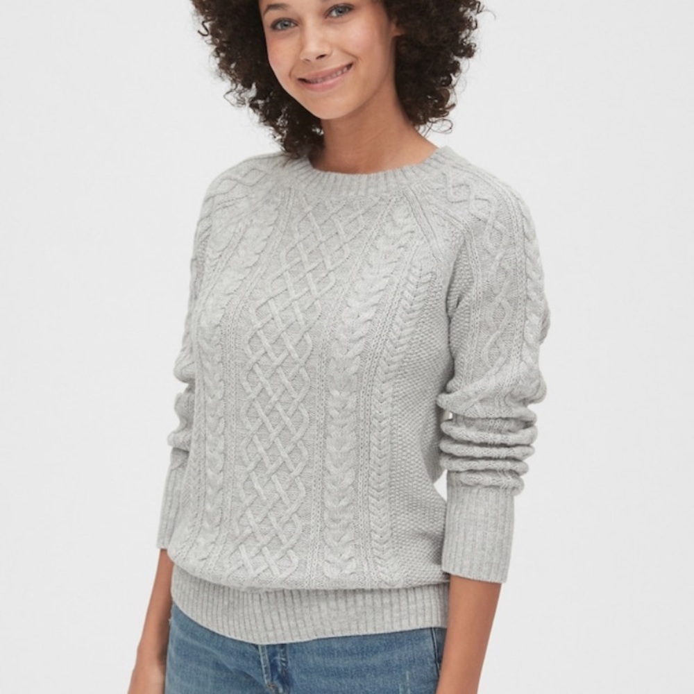 GAP cable knit crew neck sweater